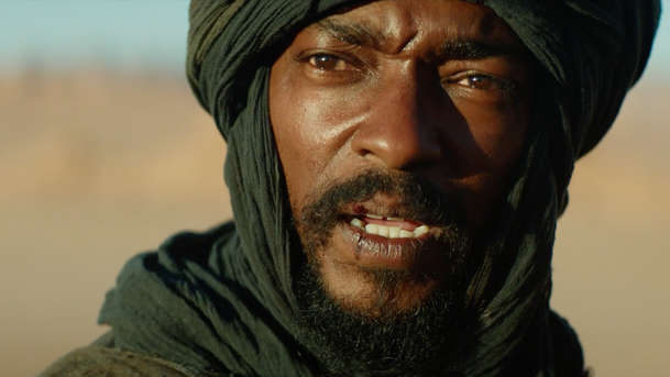 Desert Warrior: Historický epos s Anthonym Mackiem v nové upoutávce | Fandíme filmu