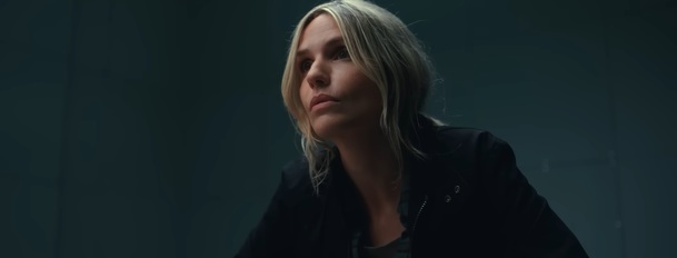 Propadání: V nové komedii od Netflixu zločinec v utajení učí školáky | Fandíme serialům