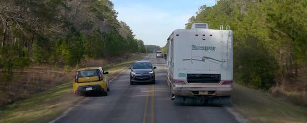 Driver's Ed: V bláznivé komedii vyráží studentík za svou vytouženou | Fandíme filmu