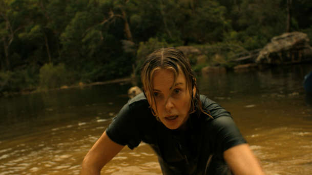 Apex: Na Netflix dorazil napínavý boj o přežití s Charlize Theron | Fandíme filmu