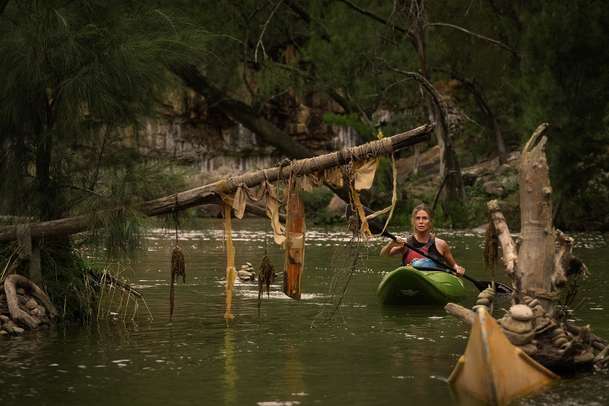 Apex: Na Netflix dorazil napínavý boj o přežití s Charlize Theron | Fandíme filmu