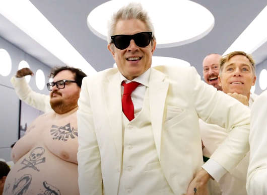 Jackass: Best and Last – Parta sebevrahů si ještě jednou ubližuje pro divácké potěšení | Fandíme filmu