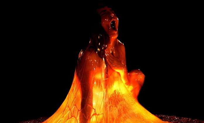 Affection: V tělesném hororu hrdinka každý den znovu ztrácí paměť | Fandíme filmu