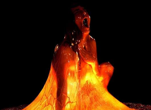 Affection: V tělesném hororu hrdinka každý den znovu ztrácí paměť | Fandíme filmu