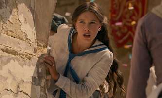 Enola Holmesová 3 zahájí prázdniny na Netflixu, jsou tu nové fotky | Fandíme filmu