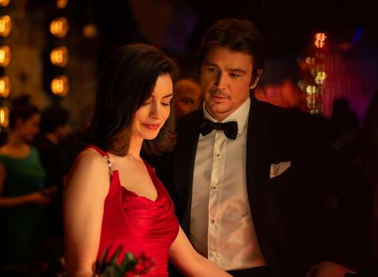 Pravda, nebo lež: Anne Hathaway a Dakota Johnson ve svůdně nebezpečném thrilleru | Fandíme filmu