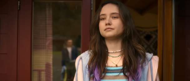 Sunny Dancer: Bella Ramsey v dojemném snímku vyráží na tábor pro mladé s rakovinou | Fandíme filmu