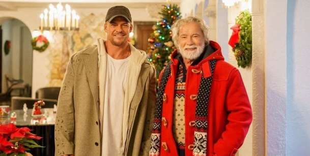 The Man With The Bag: Schwarzenegger bude letos Santa | Fandíme filmu