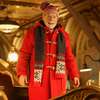 The Man With The Bag: Schwarzenegger bude letos Santa | Fandíme filmu
