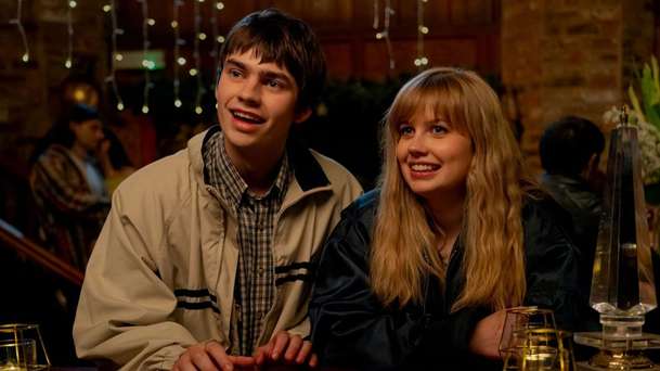 Finding Emily: Beznadějný romantik hledá v nové komedii lásku s pomocí vědy | Fandíme filmu