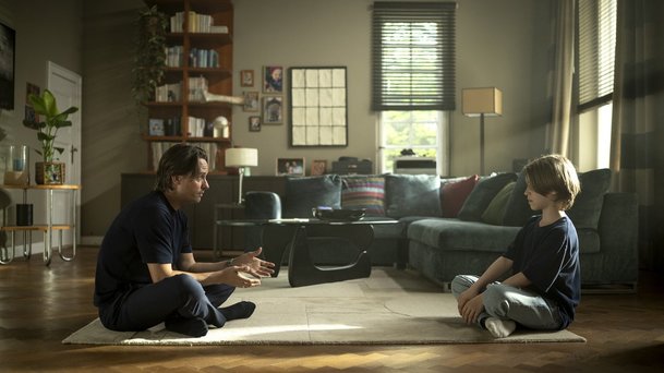 Vraždi všímavě: Černá komedie plná průšvihů se vrací na Netflix | Fandíme serialům