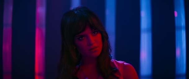 Her Private Hell: Mysteriózní thriller s neonovým vizuálem láká do spárů své nebezpečné krásy | Fandíme filmu
