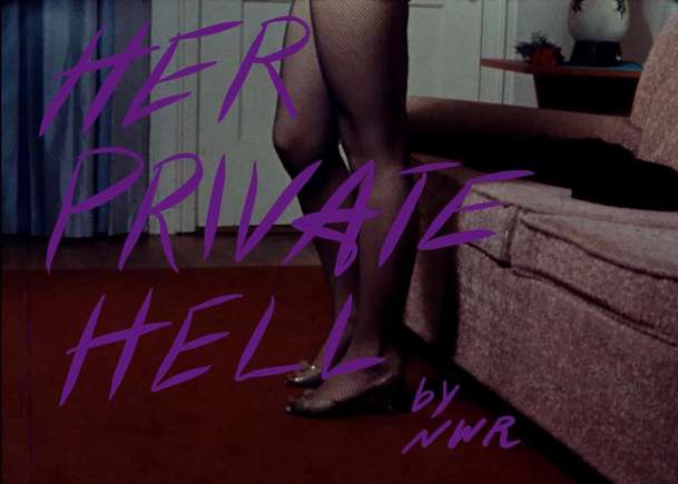 Her Private Hell: Mysteriózní thriller s neonovým vizuálem láká do spárů své nebezpečné krásy | Fandíme filmu