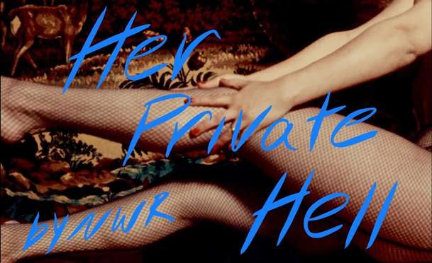 Her Private Hell: Mysteriózní thriller s neonovým vizuálem láká do spárů své nebezpečné krásy | Fandíme filmu