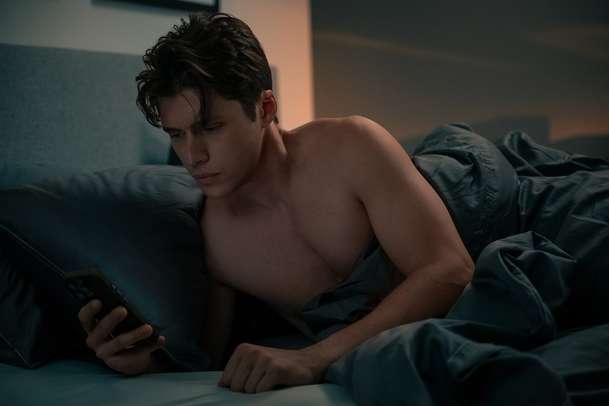Hlasovky pro Isabelle: Netflix představuje novou romantickou komedii se Zoey Deutch | Fandíme filmu