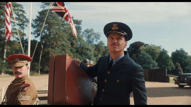 Pressure: Brendan Fraser v ještě jednom traileru chystá vylodění v Normandii | Fandíme filmu