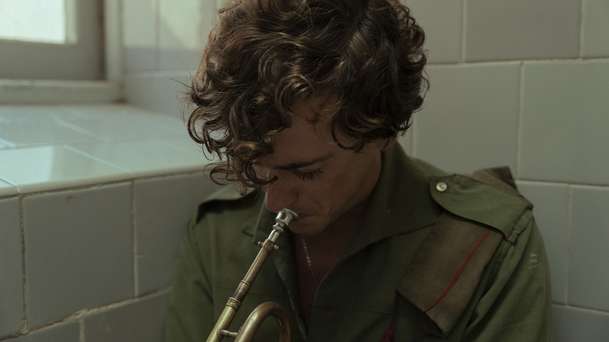 The Black Ball: Chválené drama z Cannes mapuje historii mužské lásky | Fandíme filmu