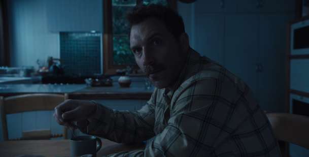 The Fox: Jai Courtney se v absurdní komedii spřáhne s mluvící liškou | Fandíme filmu