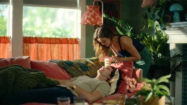 40 Dates and 40 Nights: Hrdinka romantické komedie si dá 40 rande ve 40 dnech | Fandíme filmu