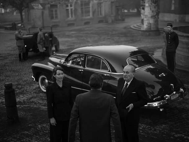 Otčina: Ceněný snímek zve k putování zničeným Německem po 2. světové válce | Fandíme filmu
