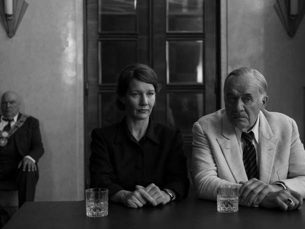 Otčina: Ceněný snímek zve k putování zničeným Německem po 2. světové válce | Fandíme filmu