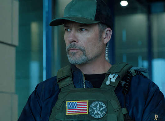 The Teller: Guy Pearce v novém thrilleru, kde loupež je jen začátek | Fandíme filmu