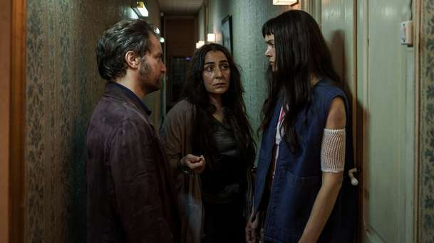 Poznamenaná: V thrilleru od Netflixu jde ženě bez paměti o holý život | Fandíme filmu