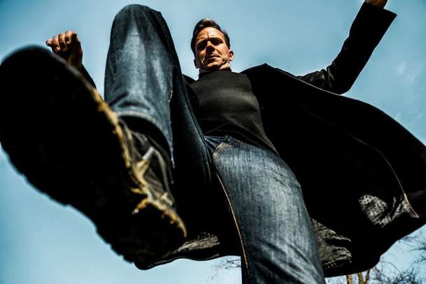 Citizen Vigilante: Bohatý Američan si v Chorvatsku hraje na „Batmana“ | Fandíme filmu