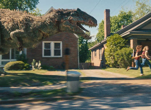 Konec Oak Street: Dinosauři napadli předměstí – trailer vypadá parádně | Fandíme filmu