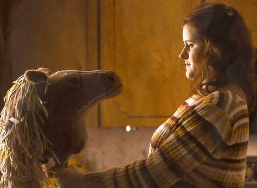 Horsegirls: Dívka na autistickém spektru najde radost a sílu v hobbyhorsingu | Fandíme filmu