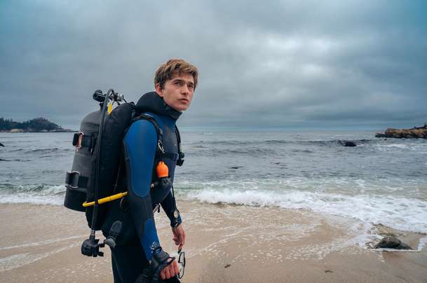 Whalefall: Trailer představuje thriller o muži spolknutém velrybou | Fandíme filmu