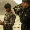 V srdci divočiny: První pohled na thriller, kde Brad Pitt havaruje na odlehlé Aljašce | Fandíme filmu