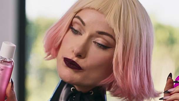 Olivia Wilde si udělá ze zaměstnance otroka pro své hrátky – je tu trailer | Fandíme filmu