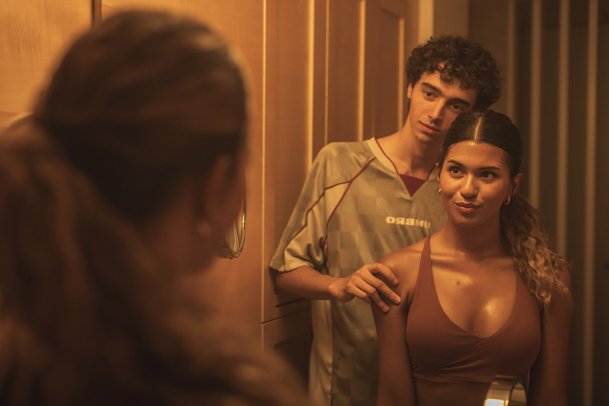 Oasis: Netflix nabízí vlastní variaci na Bílý lotos | Fandíme serialům