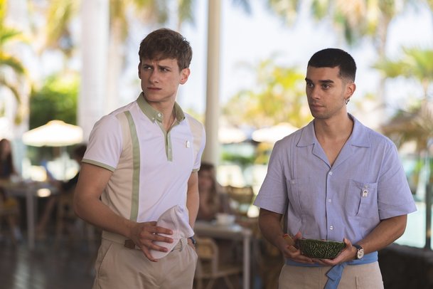 Oasis: Netflix nabízí vlastní variaci na Bílý lotos | Fandíme serialům