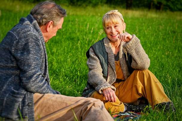 Po večerce: Nová česká komedie připomíná romantiku letních táborů | Fandíme filmu