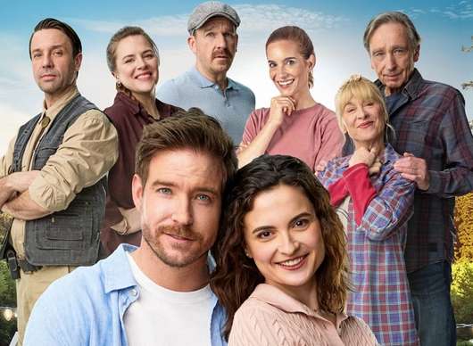 Po večerce: Nová česká komedie připomíná romantiku letních táborů | Fandíme filmu