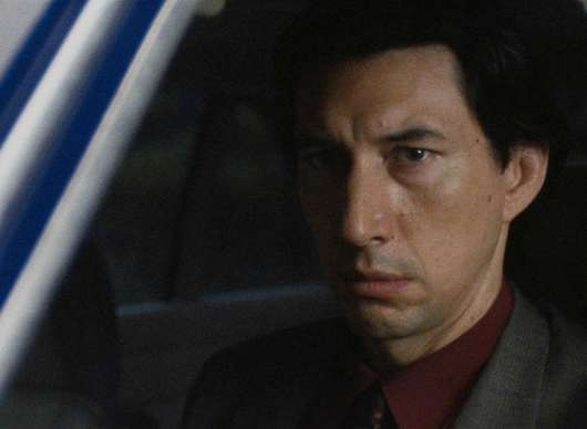 Papírový tygr: Adam Driver a Scarlett Johansson v řízné kriminálce laškují s podsvětím | Fandíme filmu