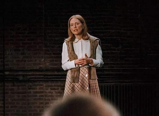The Debut: Julianne Moore v rozkošné komedii dokazuje, že není malých rolí | Fandíme filmu
