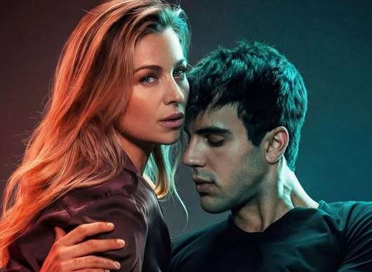 Toužení: Zakázaný a slastný hřích s mladíkem míří na Netflix | Fandíme filmu