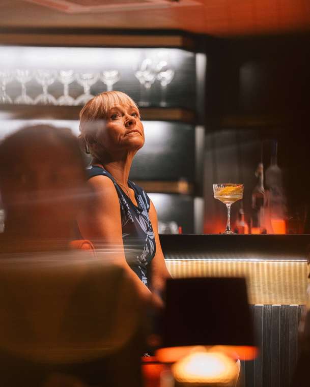 Chica Checa: V hořkosladké české komedii umírající babičku potěší už jen drag show | Fandíme filmu