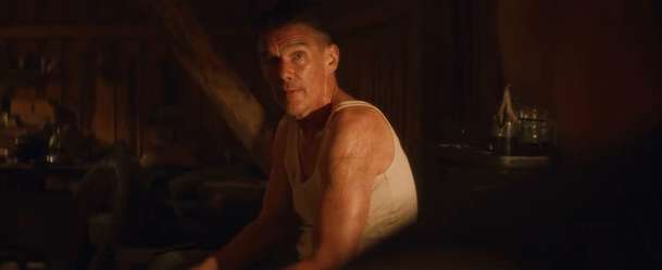 The Weight: Trestanec Ethan Hawke pašuje zlato v drsné divočině – trailer | Fandíme filmu