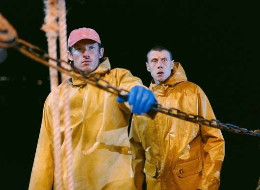 Růže z Nevady: V mysteriózním sci-fi dramatu se kontinuita času rozpadá před očima | Fandíme filmu