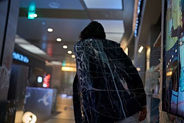 Kolonie: Do Česka vstupuje nový zombie horor s kolektivními nakaženými | Fandíme filmu