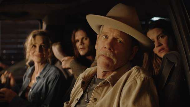 Rodinný film: Kevin Bacon si s rodinou pro radost natočil hororovou legrácku | Fandíme filmu