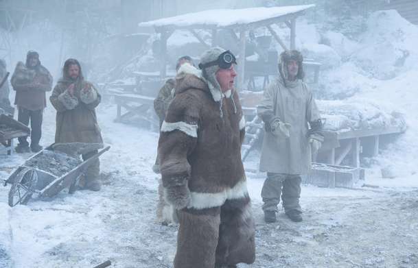 Rich Flu: V absurdní satiře zabíjí záhadný virus pouze bohaté | Fandíme filmu