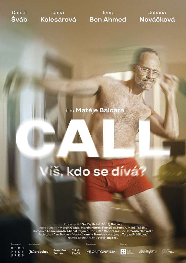 Call: Neslušný videohovor v novém thrilleru obrátí Adamovi život vzhůru nohama | Fandíme filmu