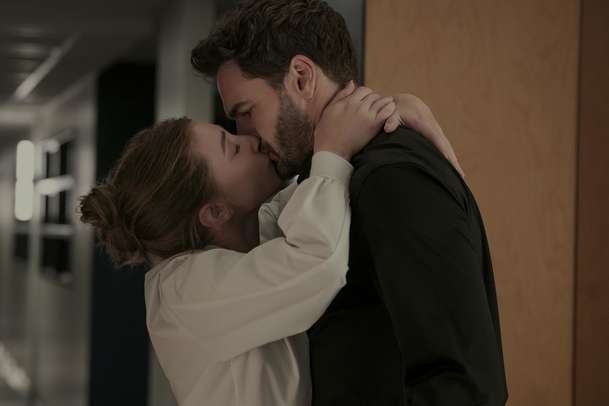 Hypotéza lásky: V nové romantické komedii se z předstírané lásky stává skutečná | Fandíme filmu