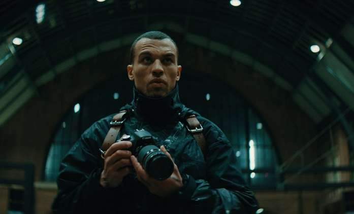 Rain Catcher: Voyeur v mrazivém thrilleru uvidí víc než by mu bylo milé | Fandíme filmu