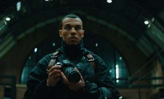 Rain Catcher: Voyeur v mrazivém thrilleru uvidí víc než by mu bylo milé | Fandíme filmu